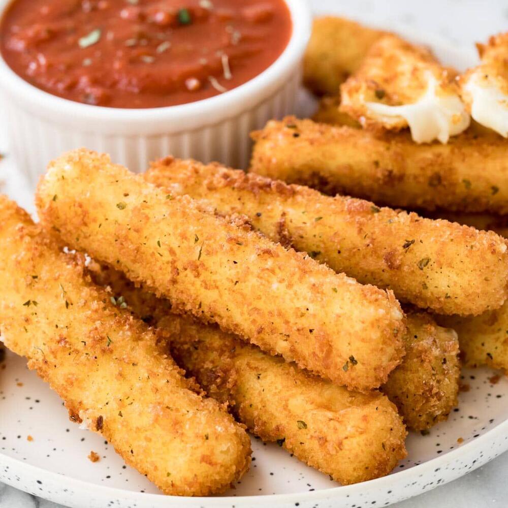 61) 6 Piece Mozzarella Sticks